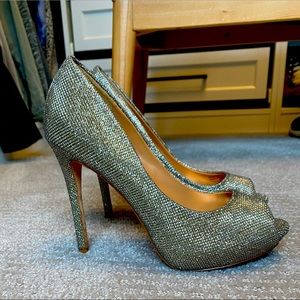 WORN ONCE! Designer peep toe pump